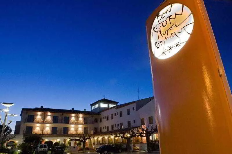 ホテル Restaurant Bon Retorn