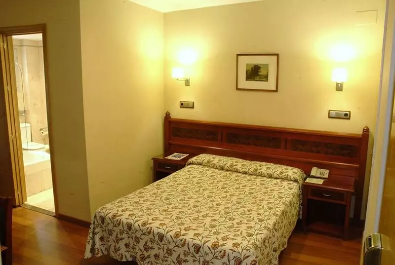 هتل Reyes Catolicos