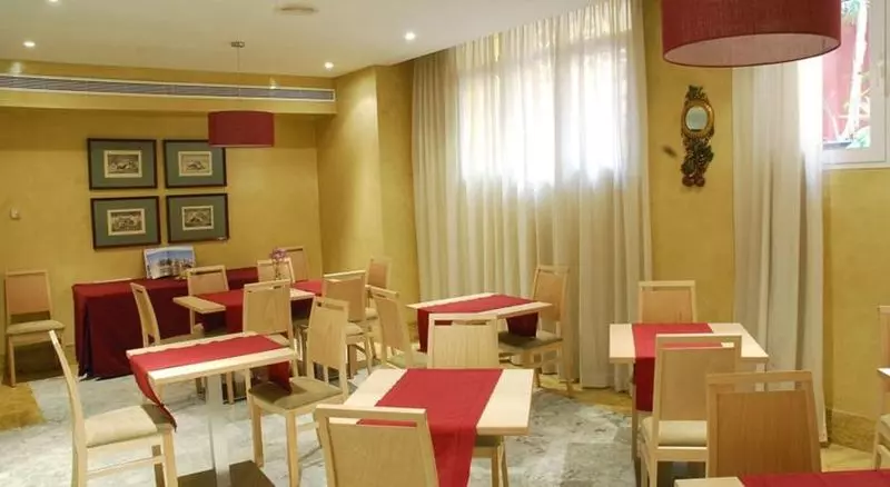 هتل Reyes Catolicos