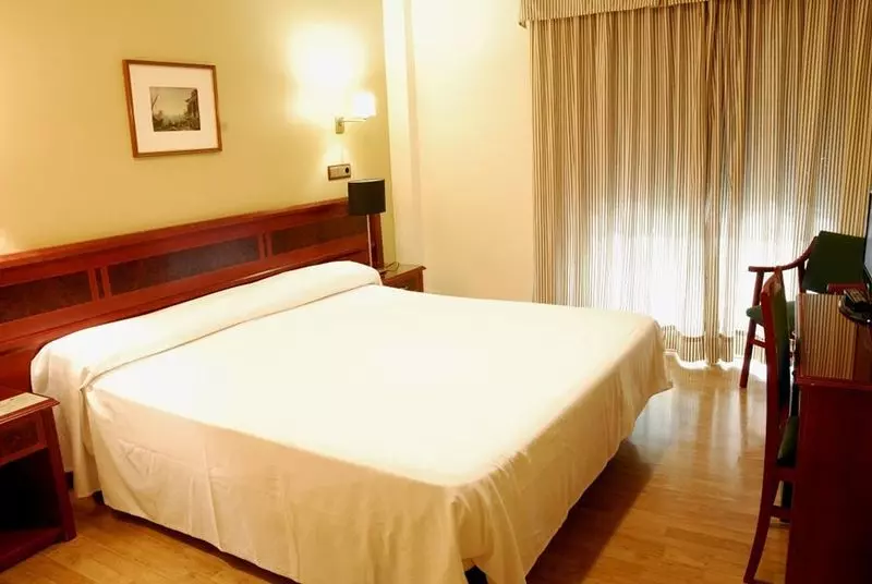 هتل Reyes Catolicos