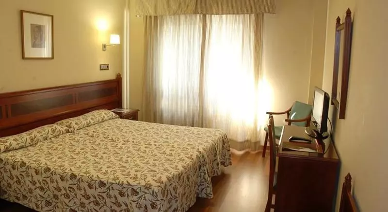 هتل Reyes Catolicos