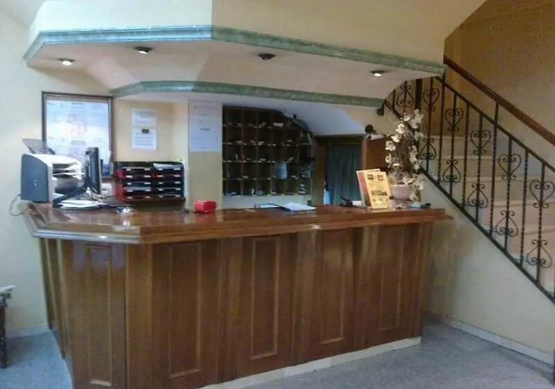 فندق Emperatriz Ii