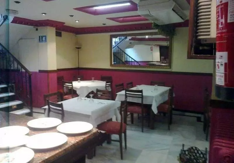 فندق Emperatriz Ii