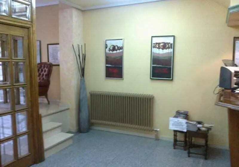 فندق Emperatriz Ii