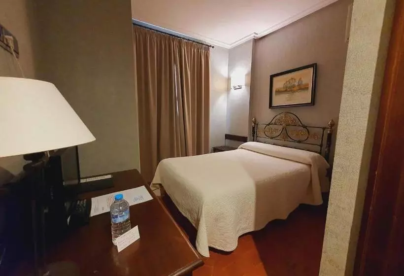 فندق Hostal Doña Juana