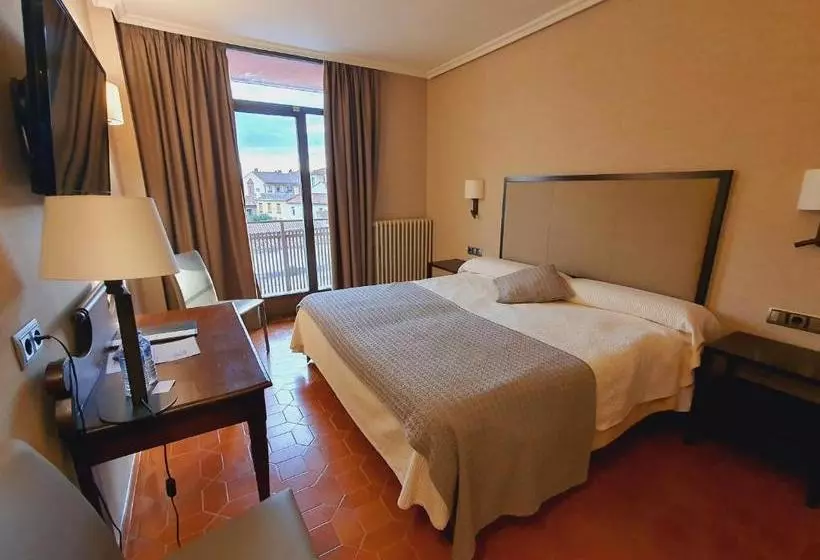 فندق Hostal Doña Juana