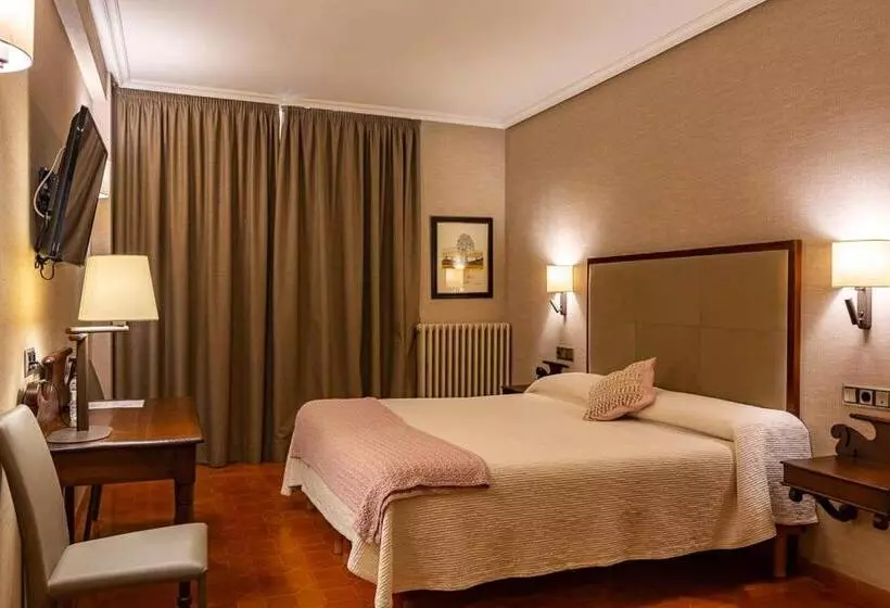 فندق Hostal Doña Juana