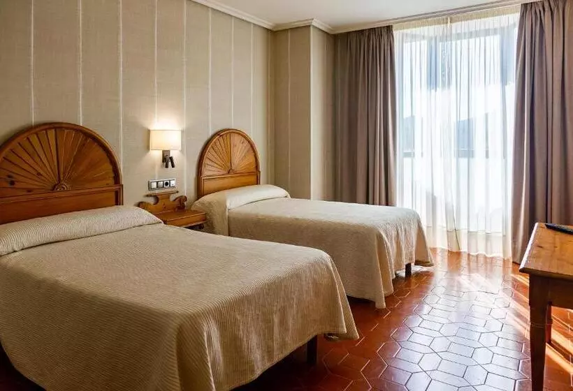 فندق Hostal Doña Juana