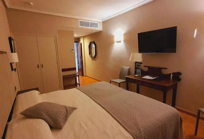 فندق Hostal Doña Juana