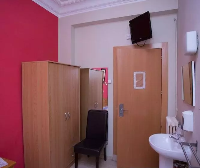 Отель Hostal Navarra