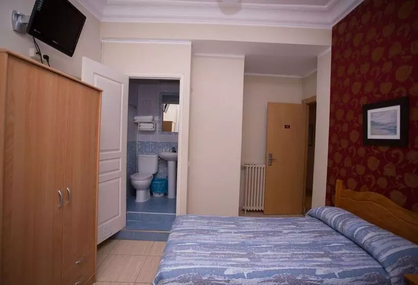 Отель Hostal Navarra