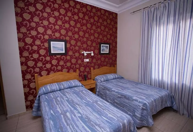 Отель Hostal Navarra