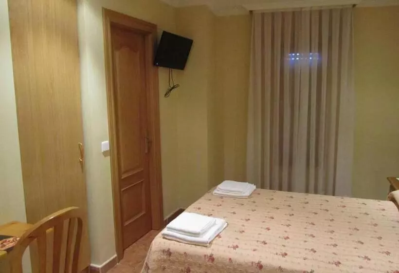 Отель Hostal Puerta La Villa