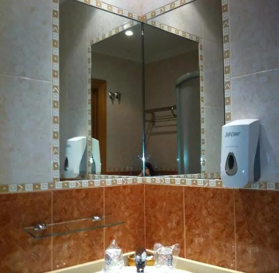 Отель Hostal Puerta La Villa