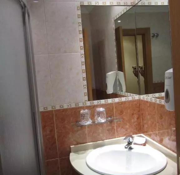 Отель Hostal Puerta La Villa