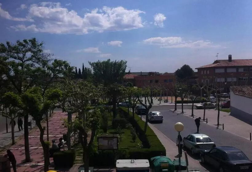 Отель Hostal Puerta La Villa