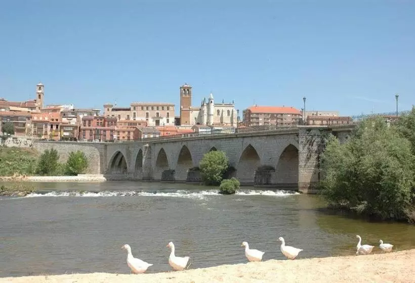 Отель Hostal Puerta La Villa