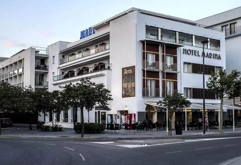فندق Marina