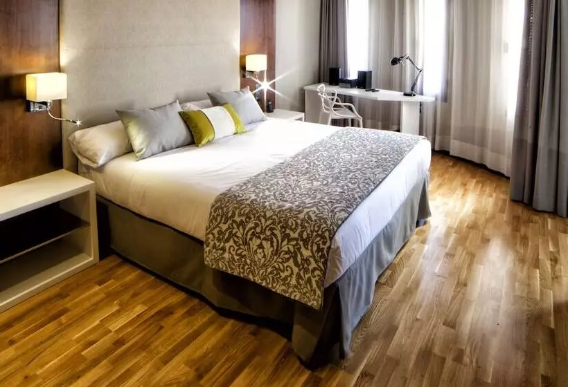 فندق Parque Real