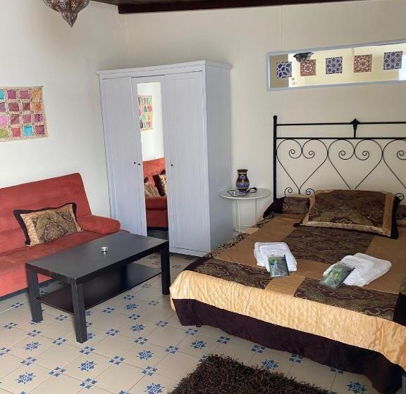 هاستل Antilla Riad