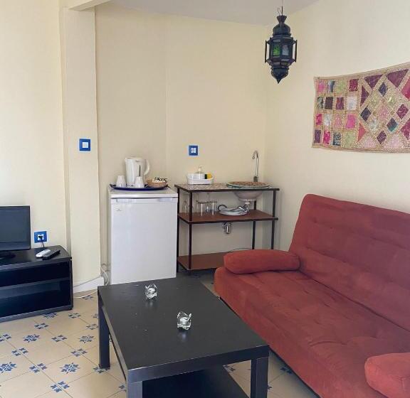 هاستل Antilla Riad