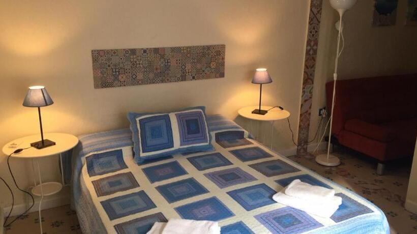 هاستل Antilla Riad