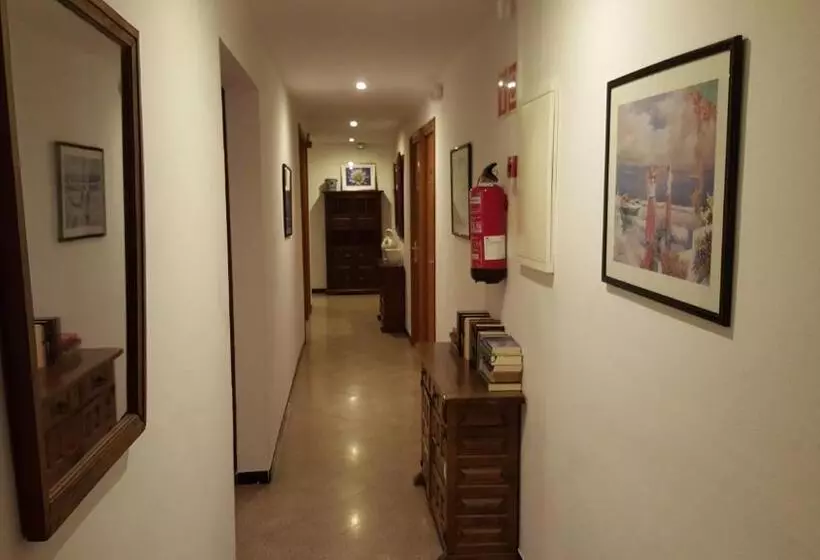 Hostal Residencia Catalina