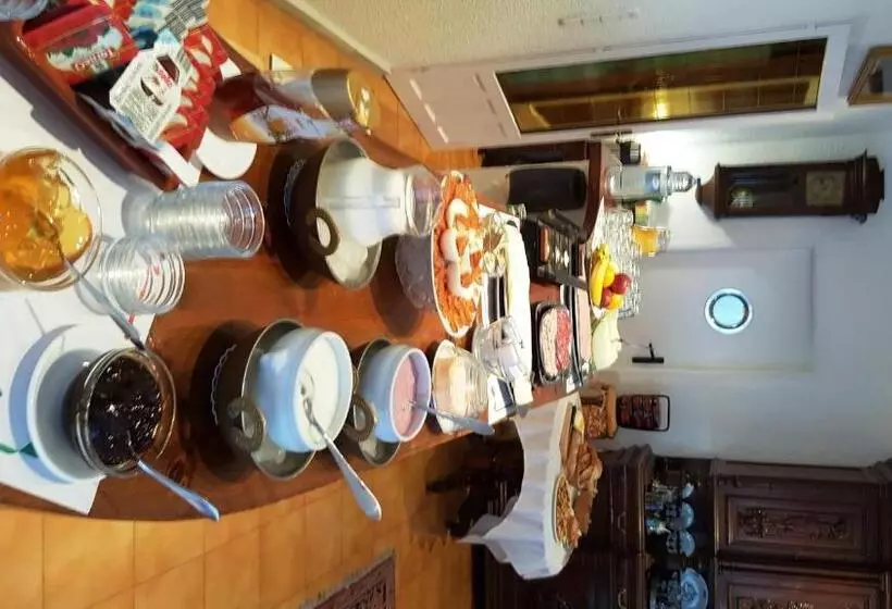 Hostal Residencia Catalina