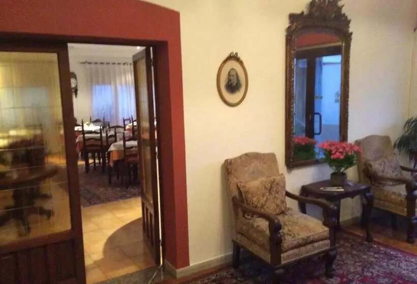 Hostal Residencia Catalina