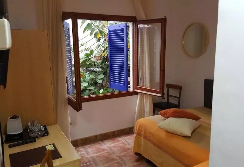 Hostal Residencia Catalina