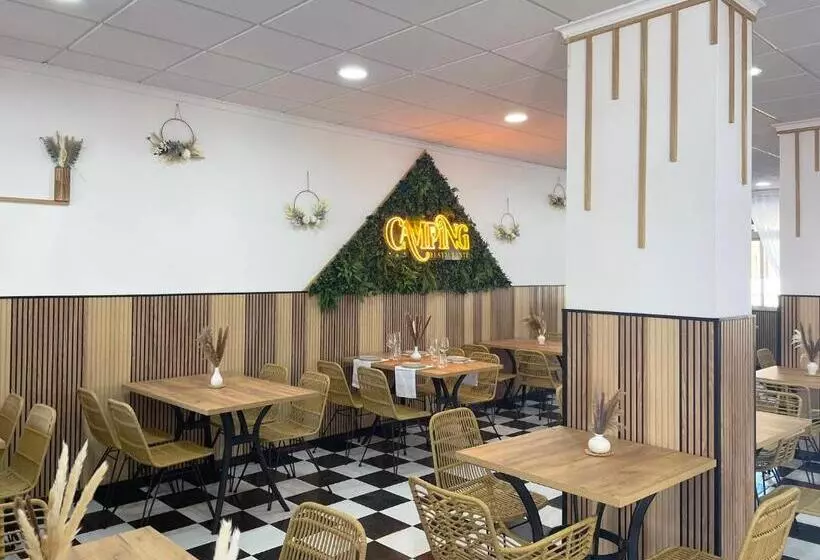 ホテル Habitaciones Camping Ferrer