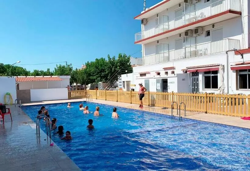 ホテル Habitaciones Camping Ferrer