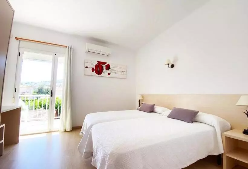 ホテル Habitaciones Camping Ferrer