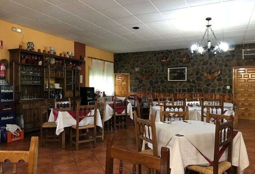 فندق Hostal Alto Tajo