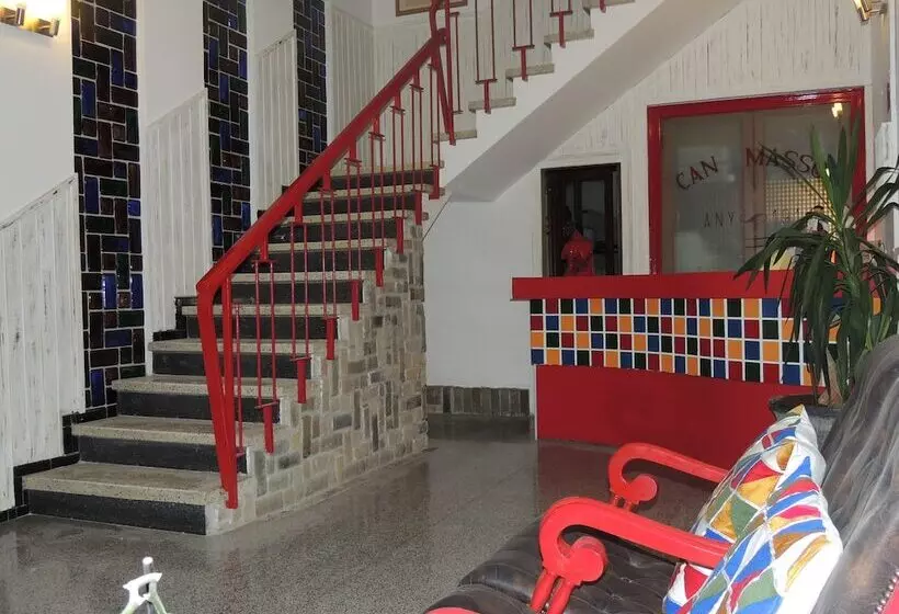 Hotel Hostal Can Massot