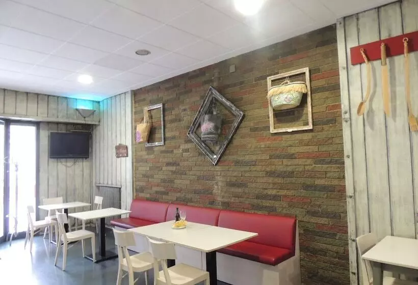 Hotel Hostal Can Massot