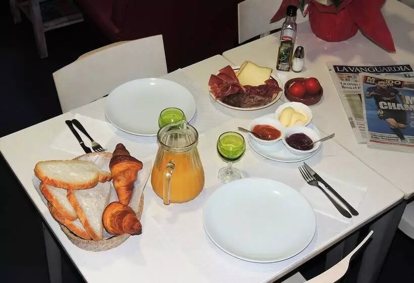 Hotel Hostal Can Massot