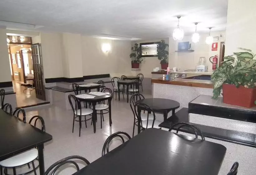 Отель Hostal La Muralla