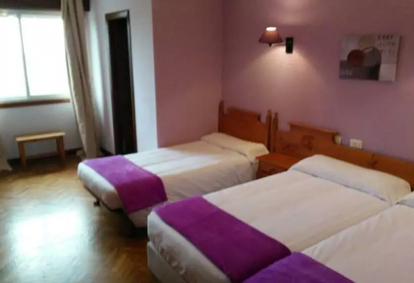 فندق Hostal San Telmo