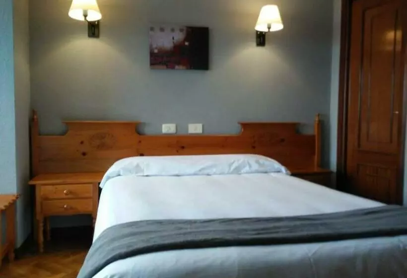 فندق Hostal San Telmo