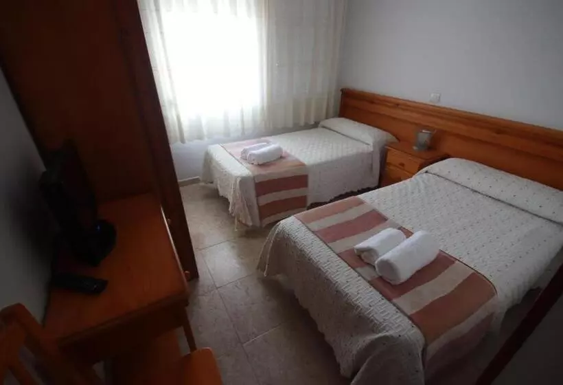 Hotel Hostal Sanpatiel