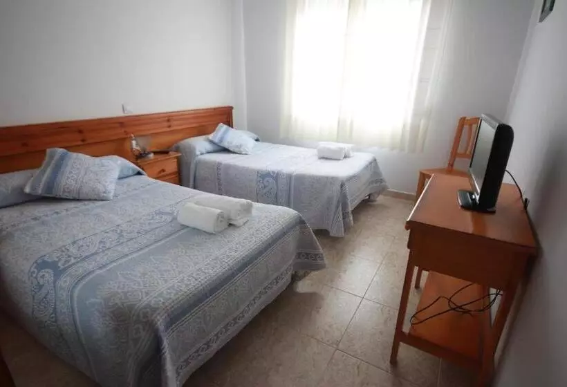 Hotel Hostal Sanpatiel