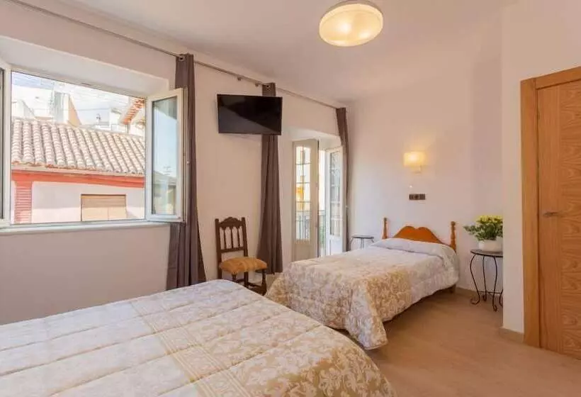 هتل Pensión Landazuri