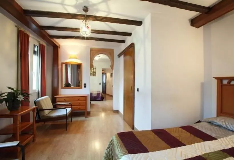 هتل Pensión Landazuri