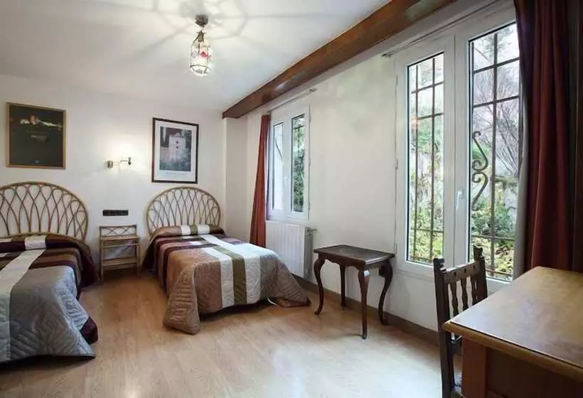 هتل Pensión Landazuri