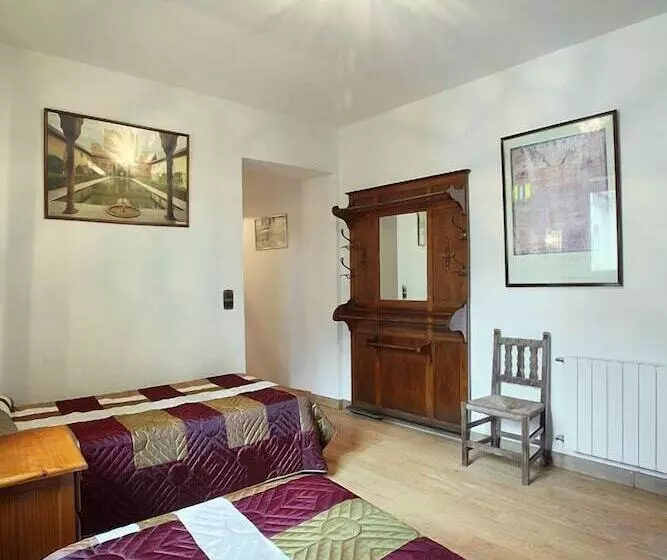 هتل Pensión Landazuri