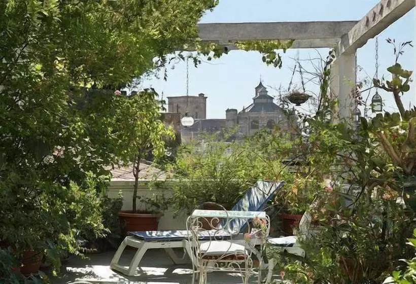 هتل Pensión Landazuri