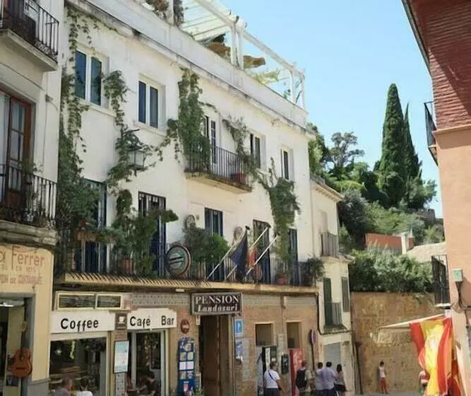 هتل Pensión Landazuri