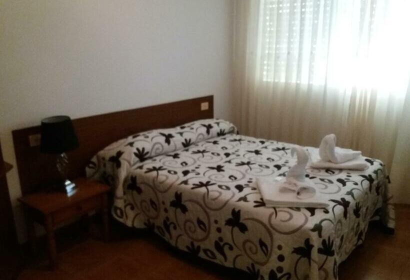 ホテル Pensión Vázquez