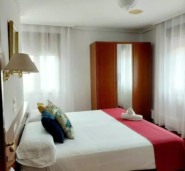 هتل Pension Uxarte